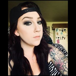 Meet your Posher, Cecily